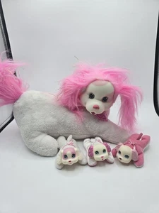 (Just Play) 2014 Puppy Surprise rosa Herzen Plüsch 3 Welpen - Bild 1 von 13
