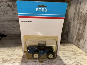 1/64 Scale Ford 876 4WD Tractor Die-Cast Scale Models - Picture 1 of 9