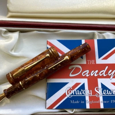 CONWAY STEWART  DANDY  18 CT   NIB FOUNTAIN PEN SUPERB N/MINT LIMITED EDITION - Image 1 of 4