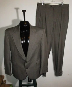 HAGGAR Brown Wool 2 Pc Suit Men's Size 44 Short, 38X32 - Picture 1 of 9