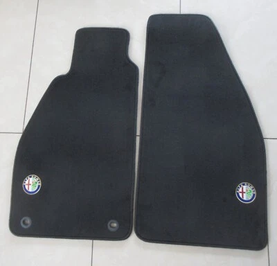 Alfa Romeo Gtv 916 Tappetini Set Nero 4-teilig Ricamati Stemma Nuova - Imagen 1 de 4
