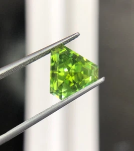 2.58 Natural Eye clean Olive Green Tourmaline loose gemstone - Picture 1 of 10