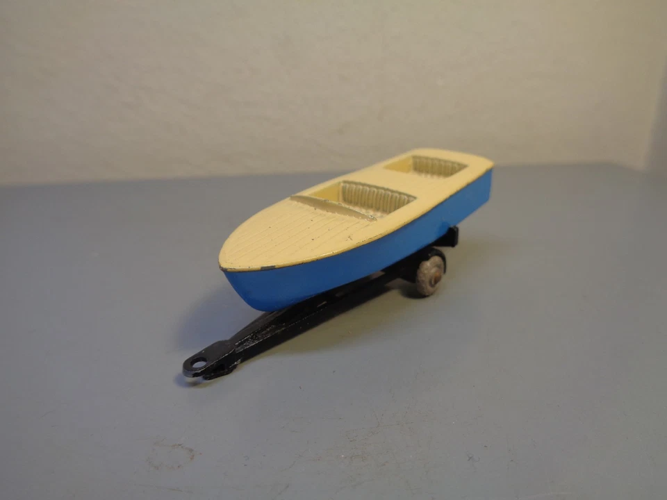MATCHBOX LESNEY No 48A VINTAGE METEOR SPORTS BOAT & TRAILER NMINT CONDITION - Image 1 of 4