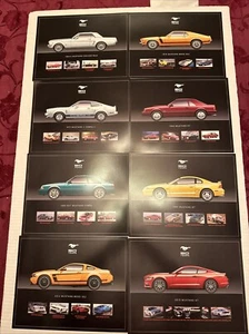 2015 Ford Mustang 50 Jahre Geschichte 8 Karten (16 Seiten) Original Händler Illustrationen - Bild 1 von 19