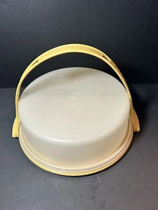 Vintage Tupperware Pie Cake Keeper Taker Carrier 719-2 Harvest Gold With Handle - Picture 1 of 8