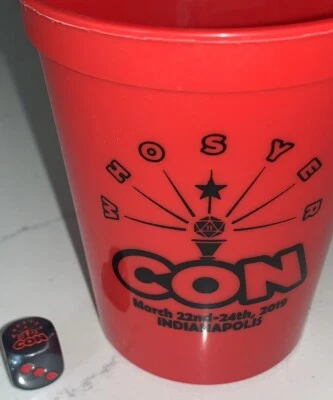 WHOSYER CON Dice 2019 Indianapolis Die Pokemon DnD - NUEVO CON TAZA PROMOCIONAL BUEN HALLAZGO Foto 1 de 4