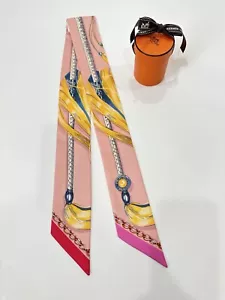 HERMES CAVALCADES ROSA PULVER/GOLDGELB SEIDE TWILLY WRAP - Bild 1 von 12