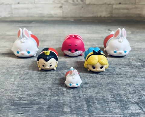 6 Disney Alice In Wonderland Tsum Tsum Vinyl Figures  Cheshire Cat Cover