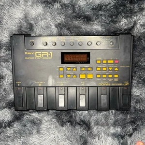 Synthétiseur guitare Roland GR-1 testé pas cassé (lire) - Photo 1/3
