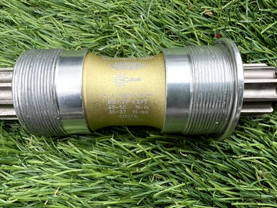 FSA Platinum Pro MegaQuad 68mm bsa Bottom Bracket 109.5 , ISIS - Image 1 of 4