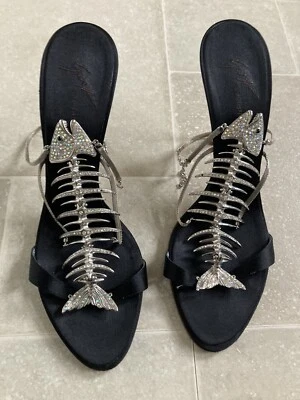 zapatos de sushi de espina de pescado sex and the city samantha jones giuzeppe zanotti 2004 Foto 1 de 4