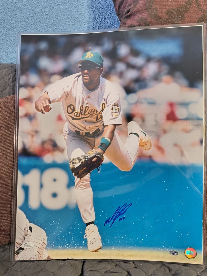 Foto firmada por Miguel Tejada Oakland A's 16x20 JSA y deportes auténticos... Foto 1 de 4