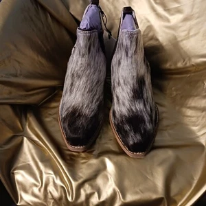 Myra Schuhe Sonnenuntergang Blüte Split Top Haar auf Versteck Stiefel in schwarz-weiß Gr. 9 - Bild 1 von 2