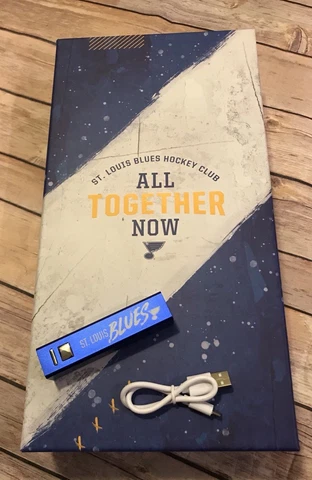 2018-19 St. Louis Blues Season Ticket Holder Box And Phone Charger RARE Cover