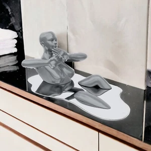 Escultura de baño para dama decoración de baño decoración de dama en el baño gris y plata - Imagen 1 de 6