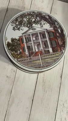 Daughters of the American Revolution D.A.R. Rosalie Tin Box Natchez, Mississippi - Image 1 of 4