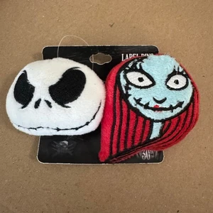 DISNEY - THE NIGHTMARE BEFORE CHRISTMAS Lapel Pin NEW Jack Sally Pillow Type - Picture 1 of 3