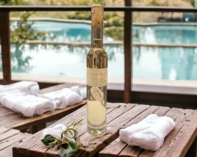 Lollia 12.9 盎司 呼吸牡丹和白色百合宁静泡泡浴 — 第 1/2 张图片