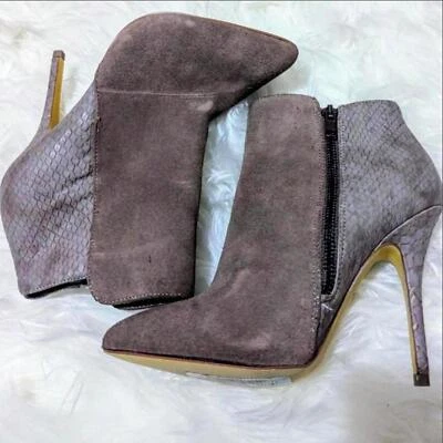 Steve Madden Botas Cuero Medio Cocodrilo Estampado Serpiente Gris Oscuro y Morado Oscuro Foto 1 de 2