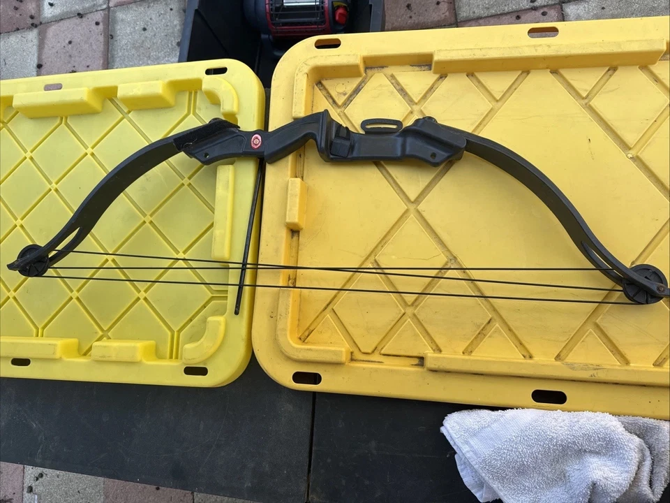 Arco compuesto juvenil Crosman Elkhorn usado Foto 1 de 4