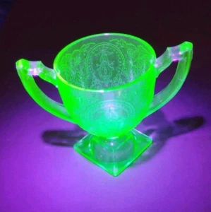 Vintage Depression Error Uranium Glass Lovebirds Sugar Bowl - Picture 1 of 4