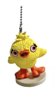 Toy Story 4 Ducky Fan Lampada Luce Tirare Catena PVC Figura Statuina Premio Giocattolo Nuovo 2" - Foto 1 di 5