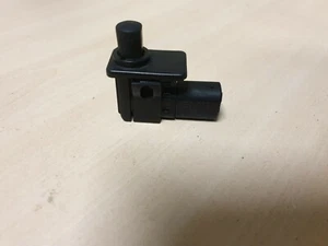 BMW E61 E65 E87 E60 E46 E90 E92 E93 E91 HAUBE OFFENER ALARMSCHALTER MIKROSENSOR - Bild 1 von 1