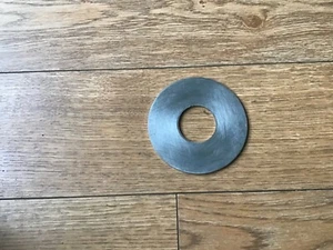 Chrom Heizkörperrohr Abdeckung/Manschette 4” 100mm Durchmesser mit 1 1/2” 38mm Mitte x 3mm  - Bild 1 von 2