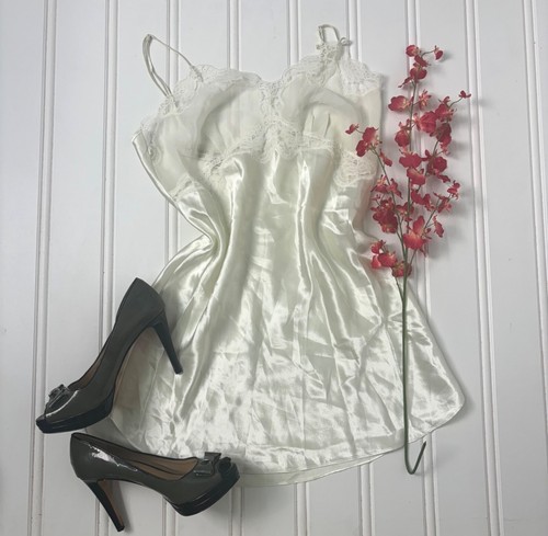 UNDERCOVER Camicia da notte vintage Victoria's Secret etichetta oro bianco raso pizzo abito floreale L