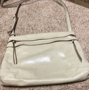 Hobo International Crossbody Purse Cream Color 13x10x5.2 Adjustable Strap READ - Picture 1 of 17