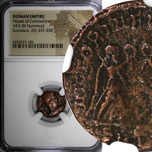 Römisches Reich CONSTANS AD 337-350 AE4 BI NUMMUS (FOLLIS) / Zwei Siege NGC (182) - Bild 1 von 5