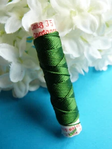 544BBIS Beautiful Old Bobbin Silk Thread Gutermann Spinach Green No. 835 - Picture 1 of 2