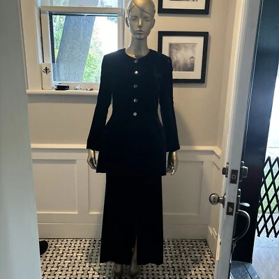 BLAZER LONGO DE VELUDO AZUL ROYAL MONDI SAIA COM FENDA TERNO NOITE OCASIÃO 8/38 - Imagem 1 de 4