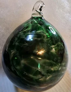 Mundgeblasene Glaskugel Ornament rund grün, braun 5 Zoll x 3,5 Zoll - Bild 1 von 5