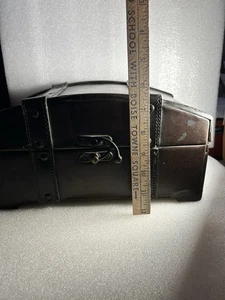 Handgefertigte Schatztruhe aus Holz Deko Aufbewahrungsbox mit Schloss für Wohndeko - Bild 1 von 24