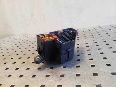 Scatola fusibili AUDI TT 8J3 2.0 benzina 147kw 2008 26149730 - Immagine 1 di 4