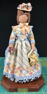 VINTAGE GIFINA POLYMER CLAY FACELESS GIRL IN DOMINICAN DRESS 9.5"T ON WOOD BASE - Picture 1 of 9