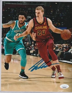 Lauri Markkanen Autograph 8x10 w/ JSA *COA* Cleveland Cavaliers Signed Cavs - Picture 1 of 4