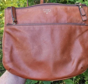 Fossil 1954 Pebbled Leather Cowhide Crossbody 10" Purse, Bag - Brown *flaw Zip* - Picture 1 of 12