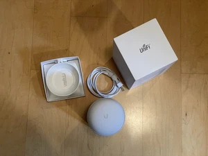 Ubiquiti UniFi Dream Machine (UDM-US) 802.11ac Wave 2 WiFi 5 Router/Switch/AP - Afbeelding 1 van 6