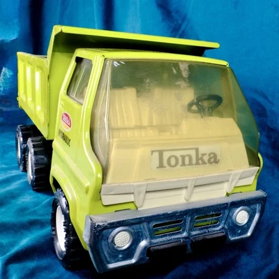 Vintage 1970s Tonka Hydrolic Dump Truck No. 2585 Very Clean Example - image 1 of 4