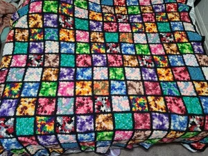 HERMOSO Edredón Hecho a Mano MUY Colorido De Colección - Imagen 1 de 6