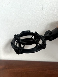 Universal Microphone Shock Mount - Picture 1 of 4