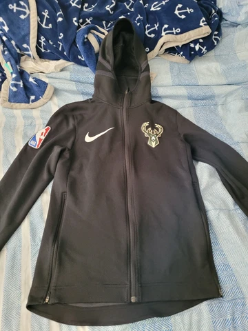 Milwaukee Bucks Nike Therma Flex Showtime City Hoodie Mens NBA Small Cover