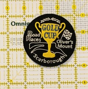 Oliver’s Mount Gold Cup Bügelbild Patch Scarborough Straßenrennen - Bild 1 von 2