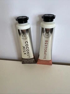 Crema de manos y restauradora Bath and Body Works leche de coco - paquete de 2 (1 fl oz) - Imagen 1 de 10