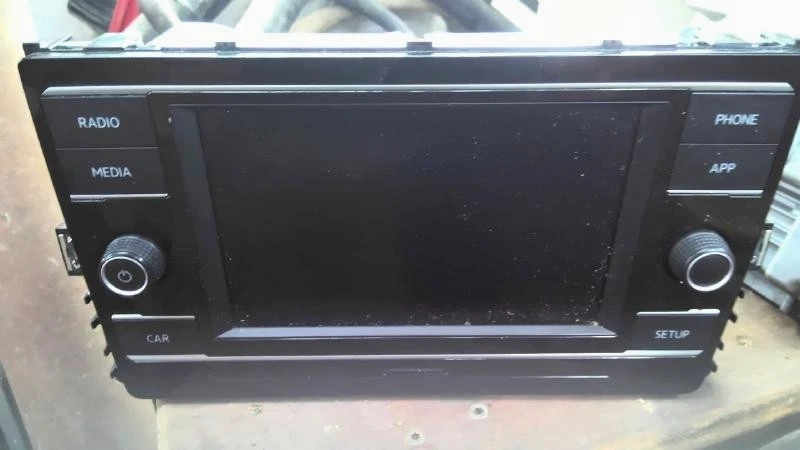 2018-2020 Volkswagen Tiguan Radio Receiver Am Fm Cd Player w/ 6.5" Display USED - Image 1 of 1