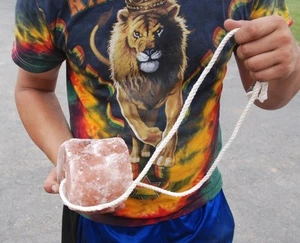 Lamidas de sal de roca del Himalaya - Caballos, vacas, llamas, todo el ganado - PURO SALUDABLE - Imagen 1 de 2