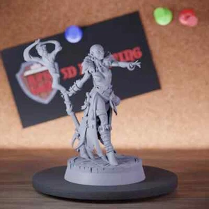Female Warlock Miniature Moon Druid Dungeons and Dragons Mini DnD 5e TTRPG - Picture 1 of 8