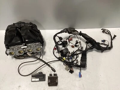 12-16 Honda CBR1000RR ECU CDI Arnés de cableado Caja de aire Rectificador Acelerador Cuerpos Foto 1 de 4